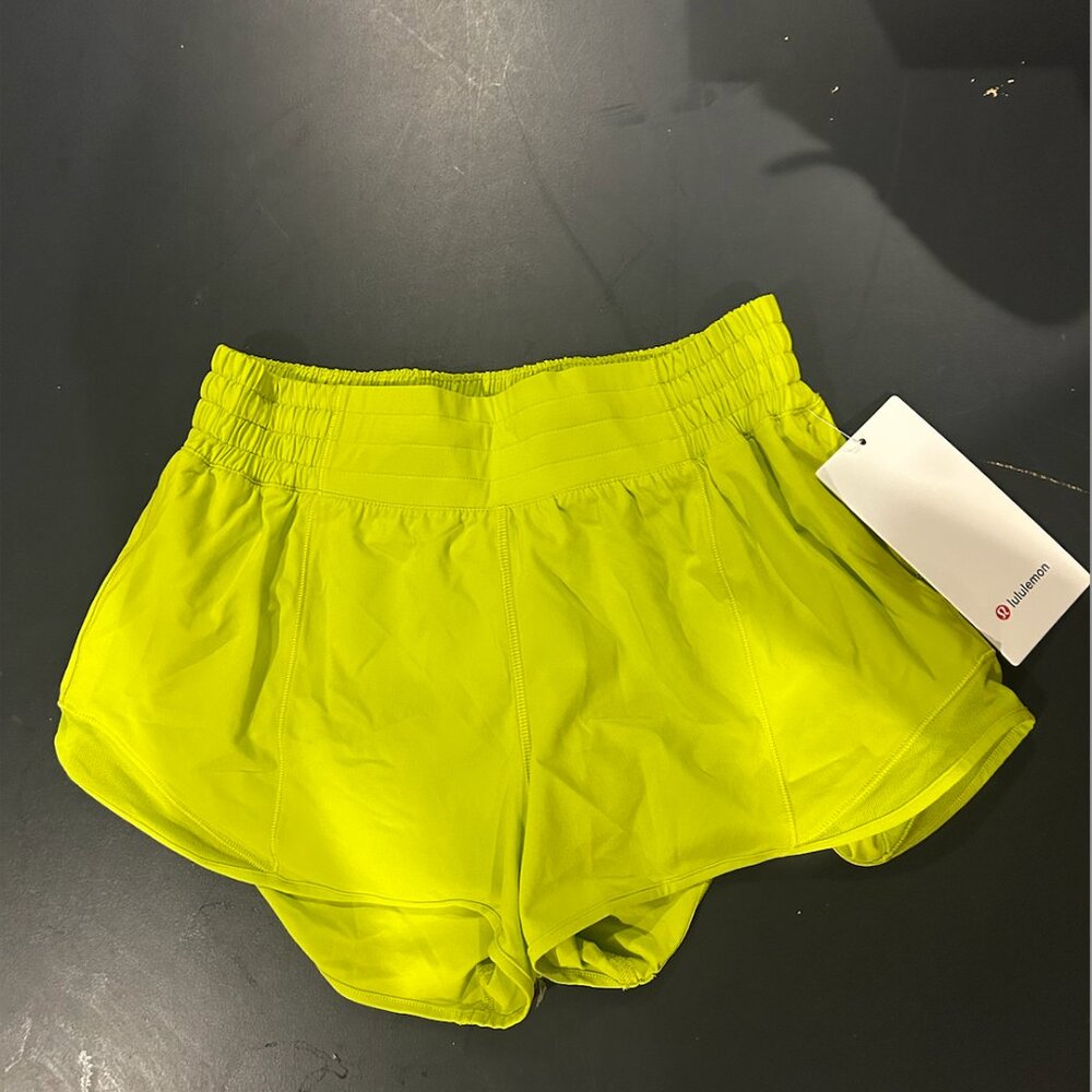 Lululemon Hotty Hot Low-Rise Lined Short 2.5"